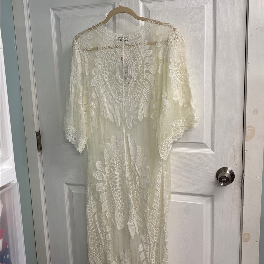 Elegant Cream Lace Kimono by Rebellion - Picture 3 of 4